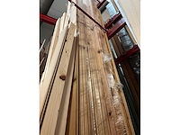 Zeer grote partij diverse houten latten, balken en panelen - afbeelding 2 van  32