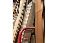 Zeer grote partij diverse houten latten, balken en panelen - afbeelding 11 van  32