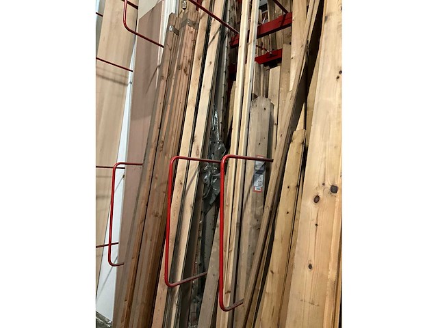 Zeer grote partij diverse houten latten, balken en panelen - afbeelding 15 van  32