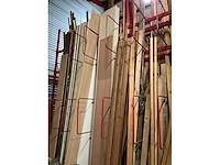 Zeer grote partij diverse houten latten, balken en panelen - afbeelding 18 van  32