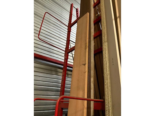 Zeer grote partij diverse houten latten, balken en panelen - afbeelding 21 van  32