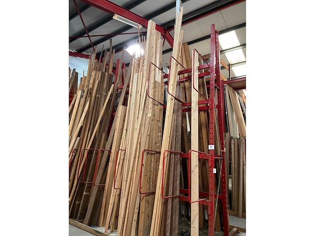 Zeer grote partij diverse houten latten, balken en panelen - afbeelding 12 van  32