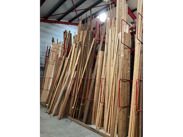 Zeer grote partij diverse houten latten, balken en panelen - afbeelding 23 van  32