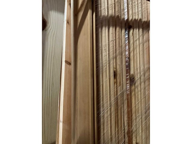 Zeer grote partij diverse houten latten, balken en panelen - afbeelding 32 van  32