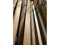 Zeer grote partij diverse houten latten en omlijstingen. - afbeelding 8 van  38