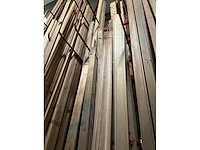 Zeer grote partij diverse houten latten en omlijstingen. - afbeelding 16 van  38