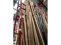 Zeer grote partij diverse houten latten en omlijstingen. - afbeelding 12 van  38