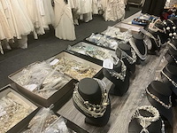 Zeer grote partij diverse juwelen en kettingen - afbeelding 1 van  52