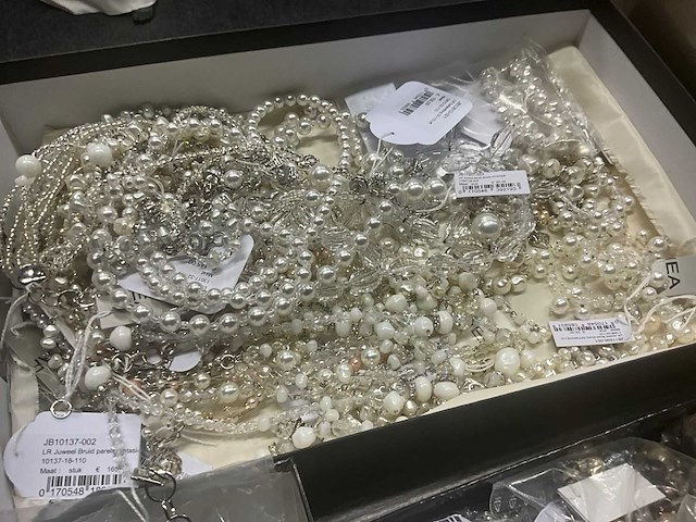 Zeer grote partij diverse juwelen en kettingen - afbeelding 14 van  52