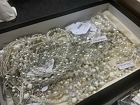 Zeer grote partij diverse juwelen en kettingen - afbeelding 15 van  52