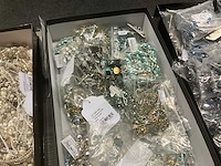 Zeer grote partij diverse juwelen en kettingen - afbeelding 32 van  52