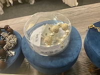 Zeer grote partij diverse juwelen en kettingen - afbeelding 40 van  52