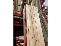 Zeer grote partij diverse omlijstingen, houten latten en plinten. - afbeelding 33 van  47