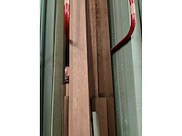 Zeer grote partij diverse omlijstingen, houten latten en plinten. - afbeelding 38 van  47