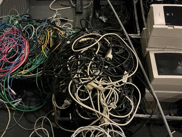 Zeer grote partij diverse pc- en netwerkkabels - afbeelding 3 van  17