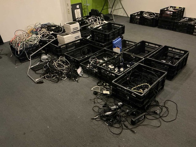 Zeer grote partij diverse pc- en netwerkkabels - afbeelding 1 van  17