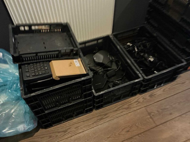 Zeer grote partij diverse pc- en netwerkkabels - afbeelding 8 van  17