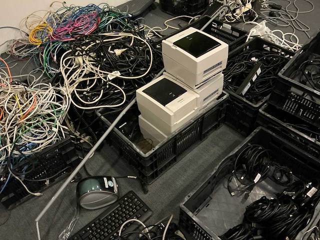 Zeer grote partij diverse pc- en netwerkkabels - afbeelding 14 van  17