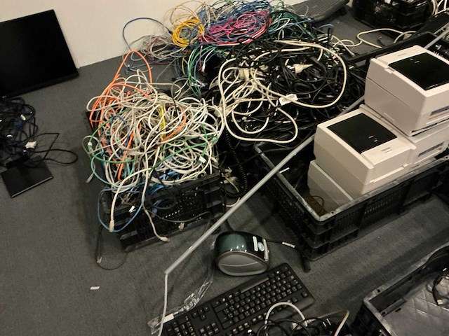 Zeer grote partij diverse pc- en netwerkkabels - afbeelding 15 van  17