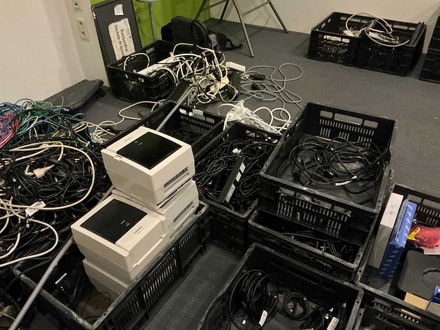 Zeer grote partij diverse pc- en netwerkkabels - afbeelding 17 van  17