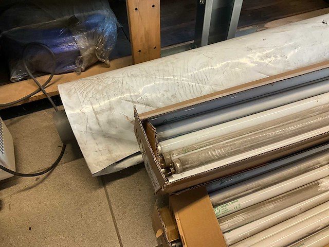 Zeer grote partij werkgereedschap en materiaal (inhoud ruimte) - afbeelding 18 van  120