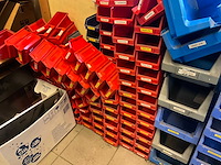 Zeer grote partij werkgereedschap en materiaal (inhoud ruimte) - afbeelding 32 van  120
