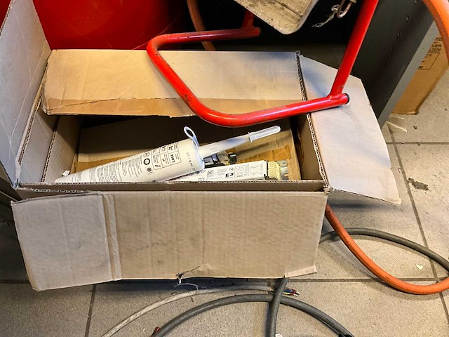 Zeer grote partij werkgereedschap en materiaal (inhoud ruimte) - afbeelding 112 van  120