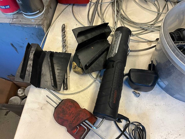 Zeer grote partij werkgereedschap en materiaal (inhoud ruimte) - afbeelding 5 van  57