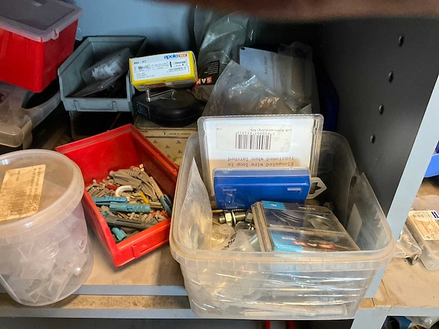 Zeer grote partij werkgereedschap en materiaal (inhoud ruimte) - afbeelding 54 van  57