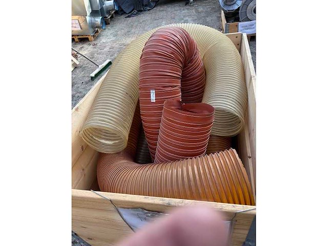 Zeer grote party lucht/rookkanaal/instalatiemateriaal nieuw - afbeelding 2 van  16