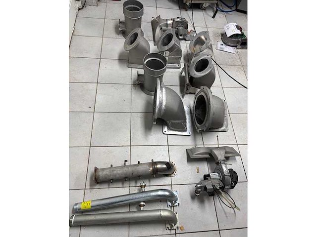 Zeer grote party lucht/rookkanaal/instalatiemateriaal nieuw - afbeelding 1 van  16