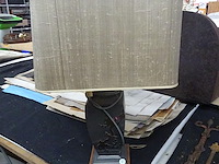 Zeer grote tinnen lamp, met aziatische décortatie, hoogte 87 cm - afbeelding 1 van  3