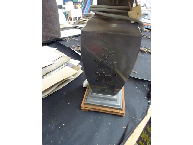 Zeer grote tinnen lamp, met aziatische décortatie, hoogte 87 cm - afbeelding 3 van  3