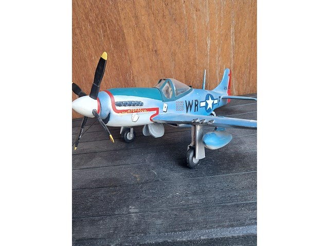 Zeer mooie handgemaakte jachtvliegtuig (levenswerk)north americain p-51d mustang wo2 l 680mm b 790mm h 300mm - afbeelding 2 van  6