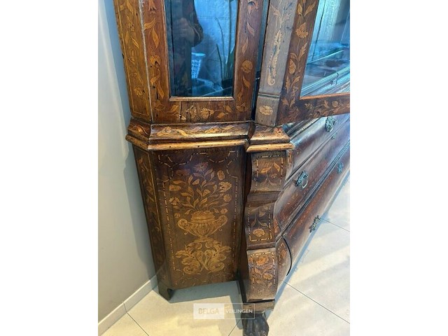 Zeer uitzonderlijke vitrinekast van hoogstaande hollandse marqueterie (18 de eeuws) - afbeelding 3 van  7