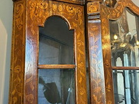 Zeer uitzonderlijke vitrinekast van hoogstaande hollandse marqueterie (18 de eeuws) - afbeelding 5 van  7