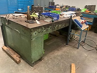 Zeer zware metalen werktafel/bank - afbeelding 1 van  5
