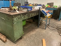 Zeer zware metalen werktafel/bank - afbeelding 2 van  5