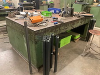 Zeer zware metalen werktafel/bank - afbeelding 5 van  5