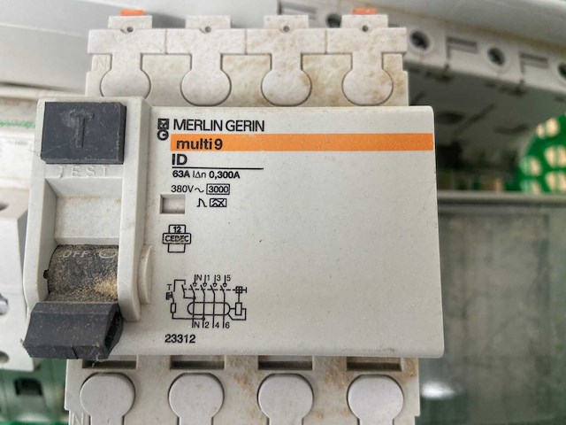 Zekering en automaten - afbeelding 4 van  6