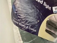 Zelesta royalbed light 140 x 200 green en cream 150 gr - afbeelding 1 van  3
