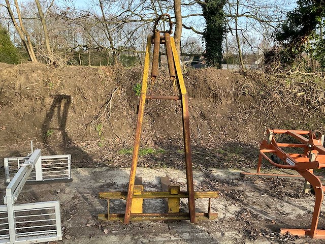 Zelf nivellerende pallethaak - afbeelding 1 van  4