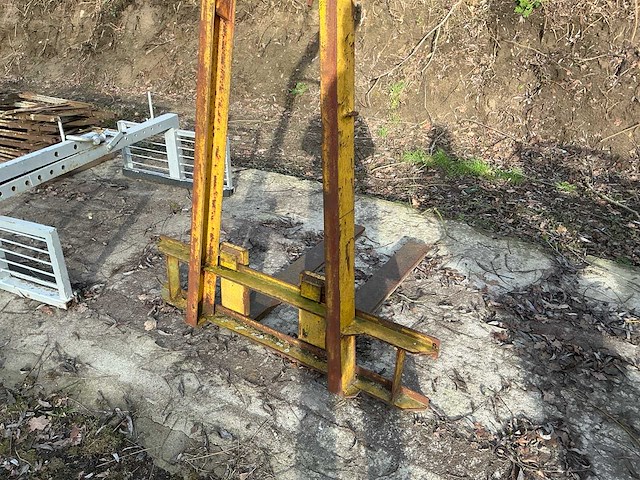 Zelf nivellerende pallethaak - afbeelding 2 van  4