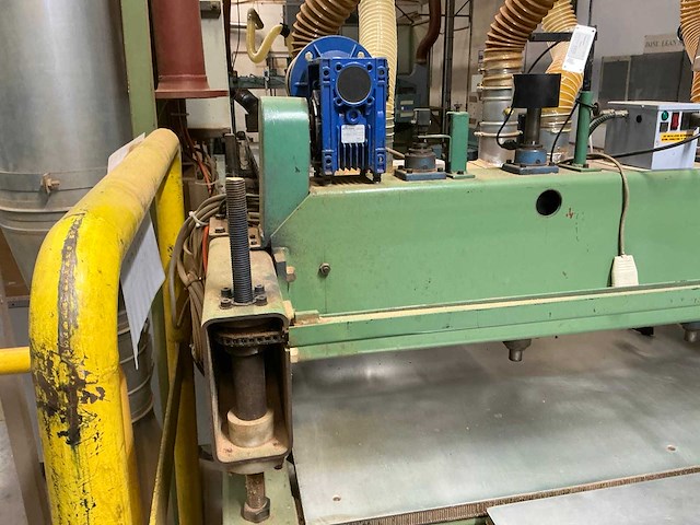 Zelfbouw controlemachine voor panelen dikteafwijking - afbeelding 15 van  26