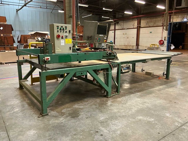 Zelfbouw controlemachine voor panelen dikteafwijking - afbeelding 1 van  23