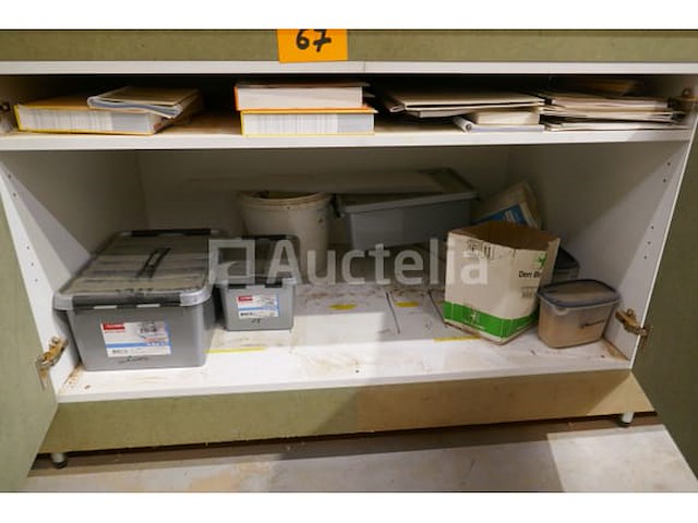 Zelfgemaakte houten werkbank met opbergruimte + inhoud - afbeelding 3 van  5