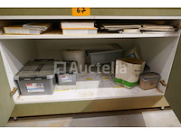 Zelfgemaakte houten werkbank met opbergruimte + inhoud - afbeelding 3 van  5