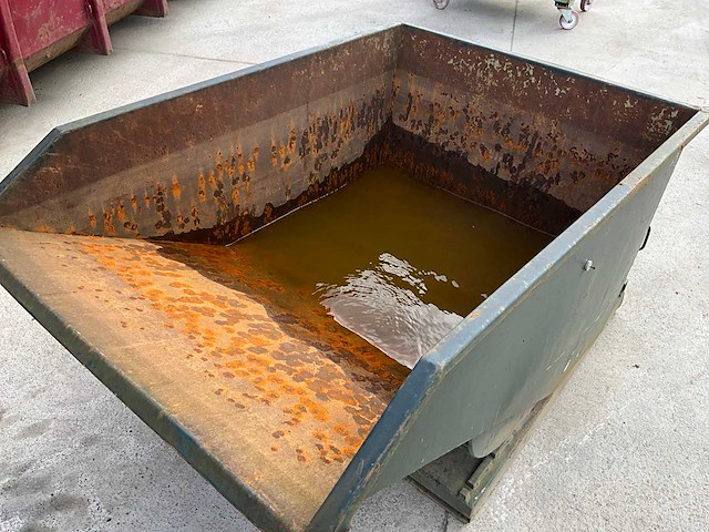 Zelfkiepende heftruckcontainer - afbeelding 7 van  10