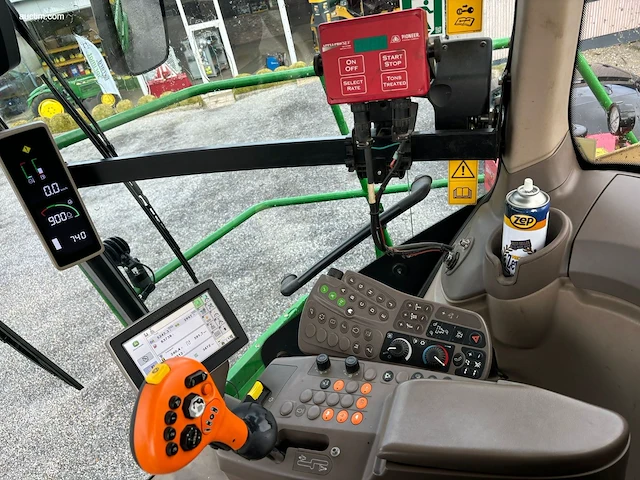 Zelfrijdende veldhakselaar john deere 8700i - afbeelding 3 van  22