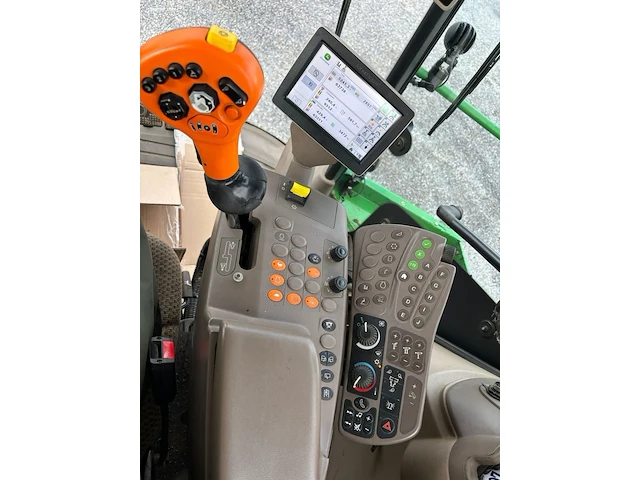 Zelfrijdende veldhakselaar john deere 8700i - afbeelding 6 van  22